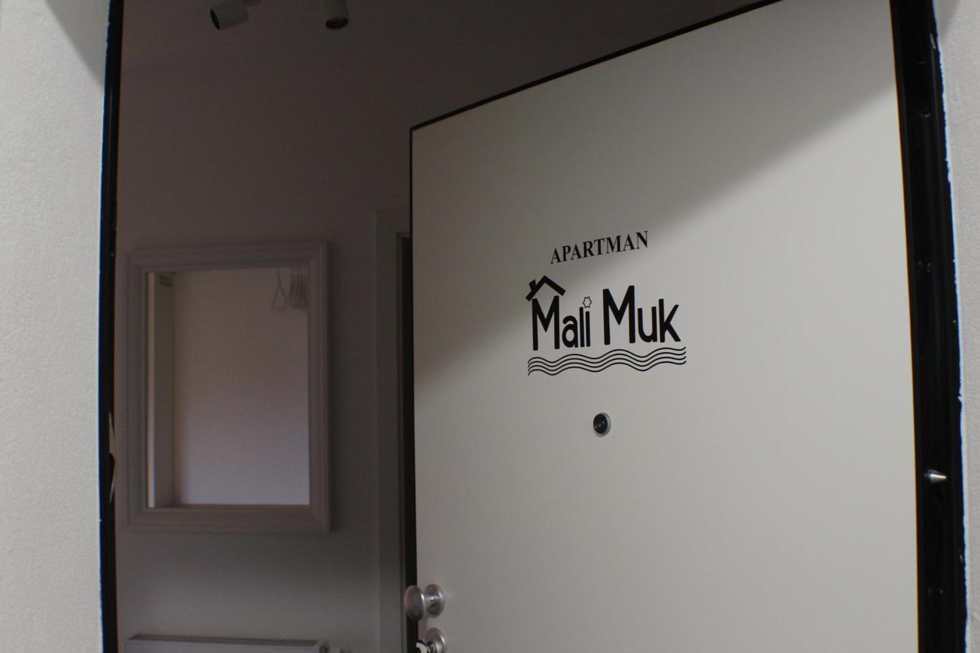 Mali Muk Apartment *